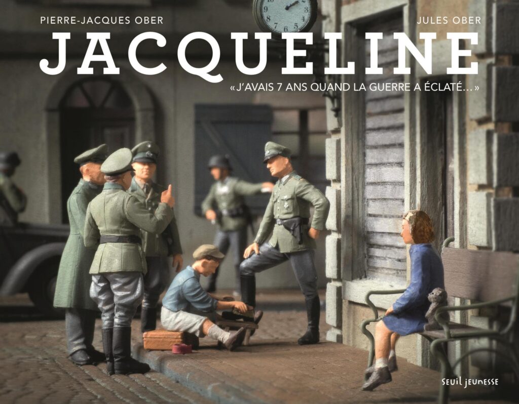 Couverture du roman-photo "Jacqueline, J'avais 7 ans quand la guerre a éclaté..." écrit par Pierre-Jacques Ober et Jules Ober.